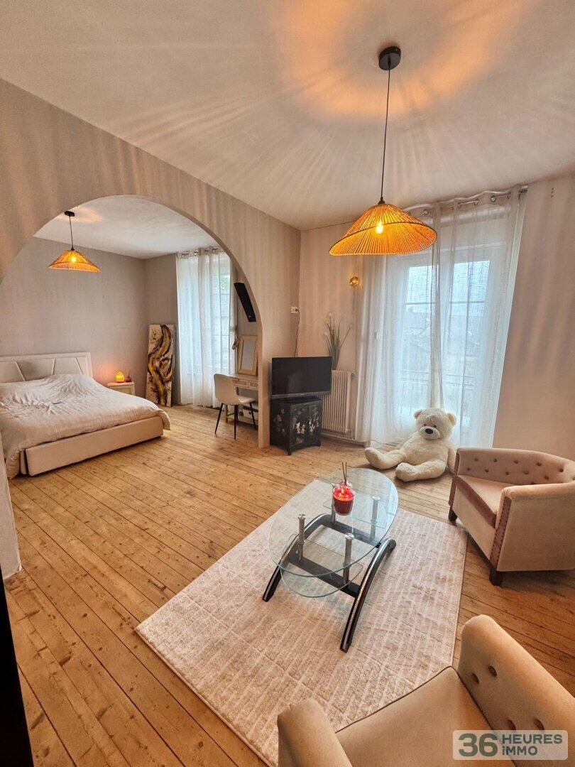 Maison de ville en pierres