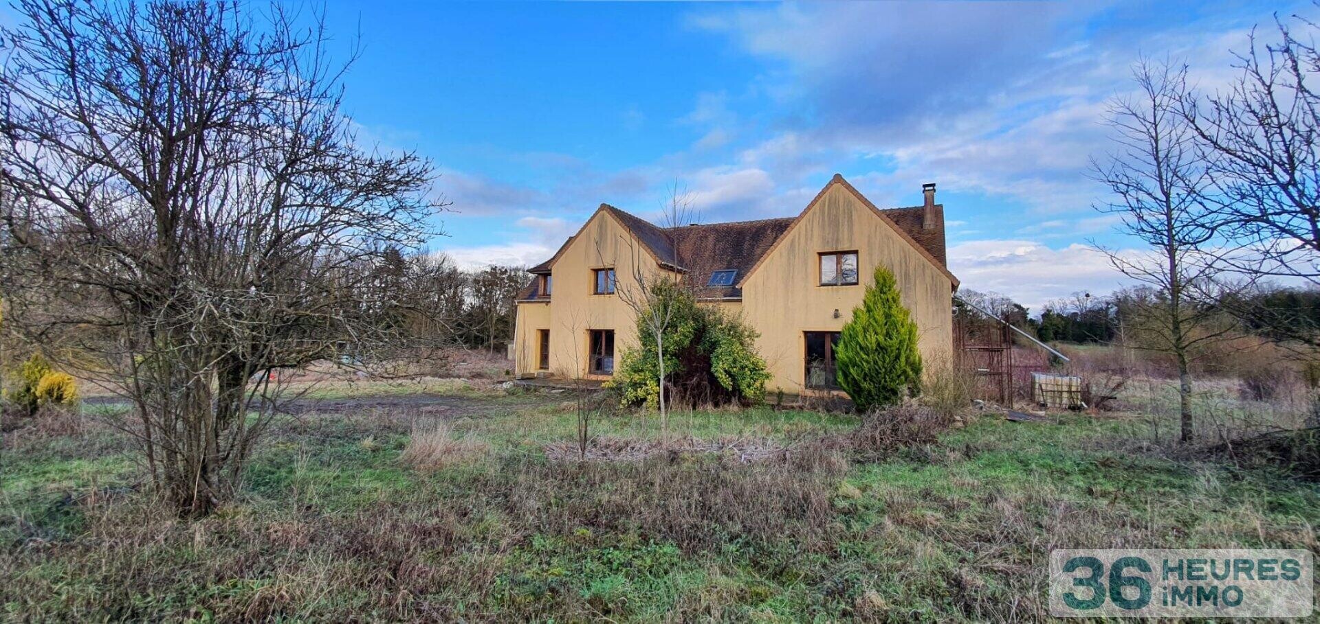 Maison - 11 pièces - 220m2 - 2,4 Ha