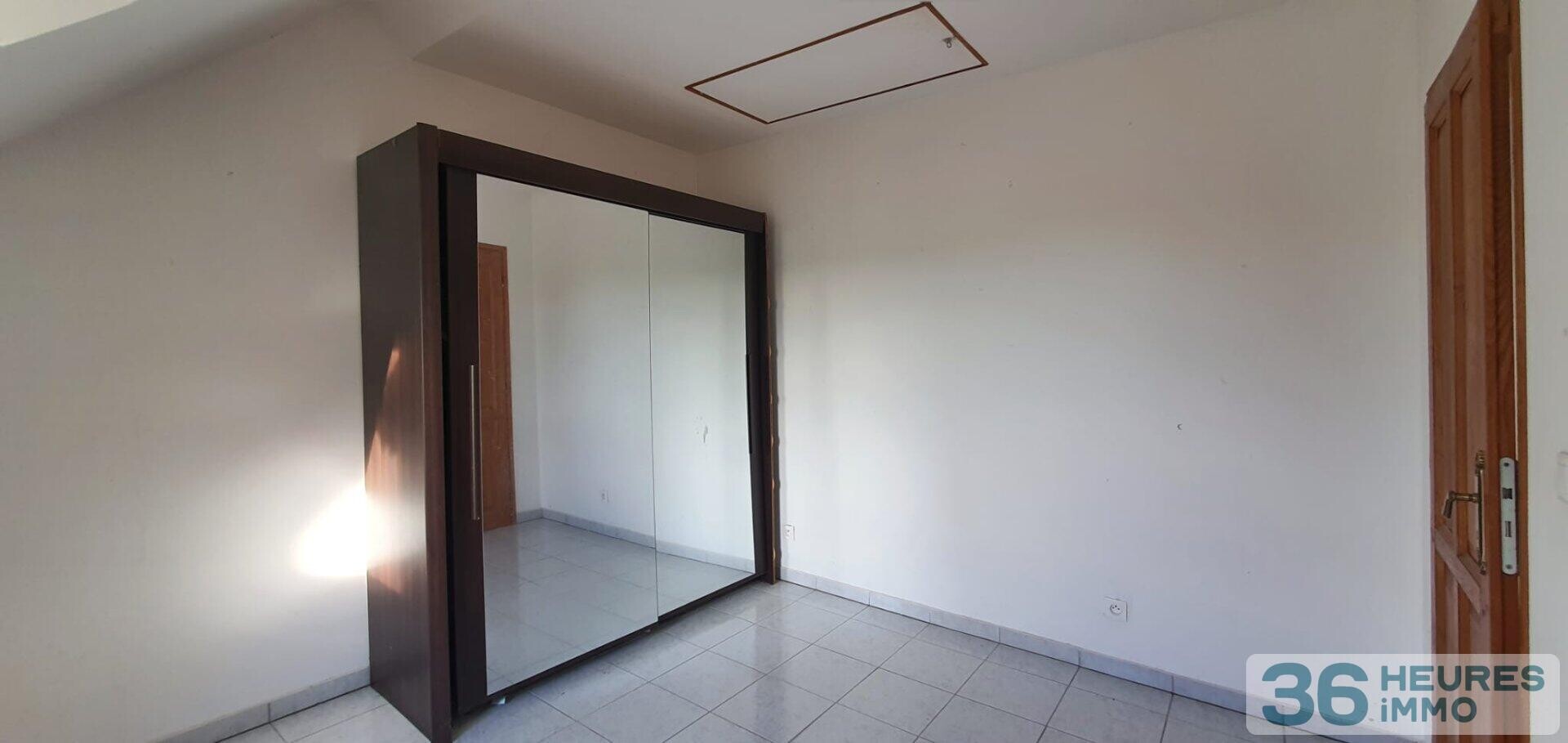 Maison - 11 pièces - 220m2 - 2,4 Ha