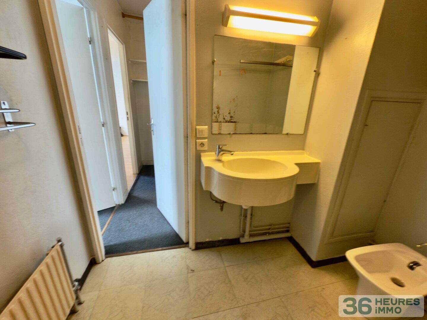 Appartement 2 pièces avec parking et cave