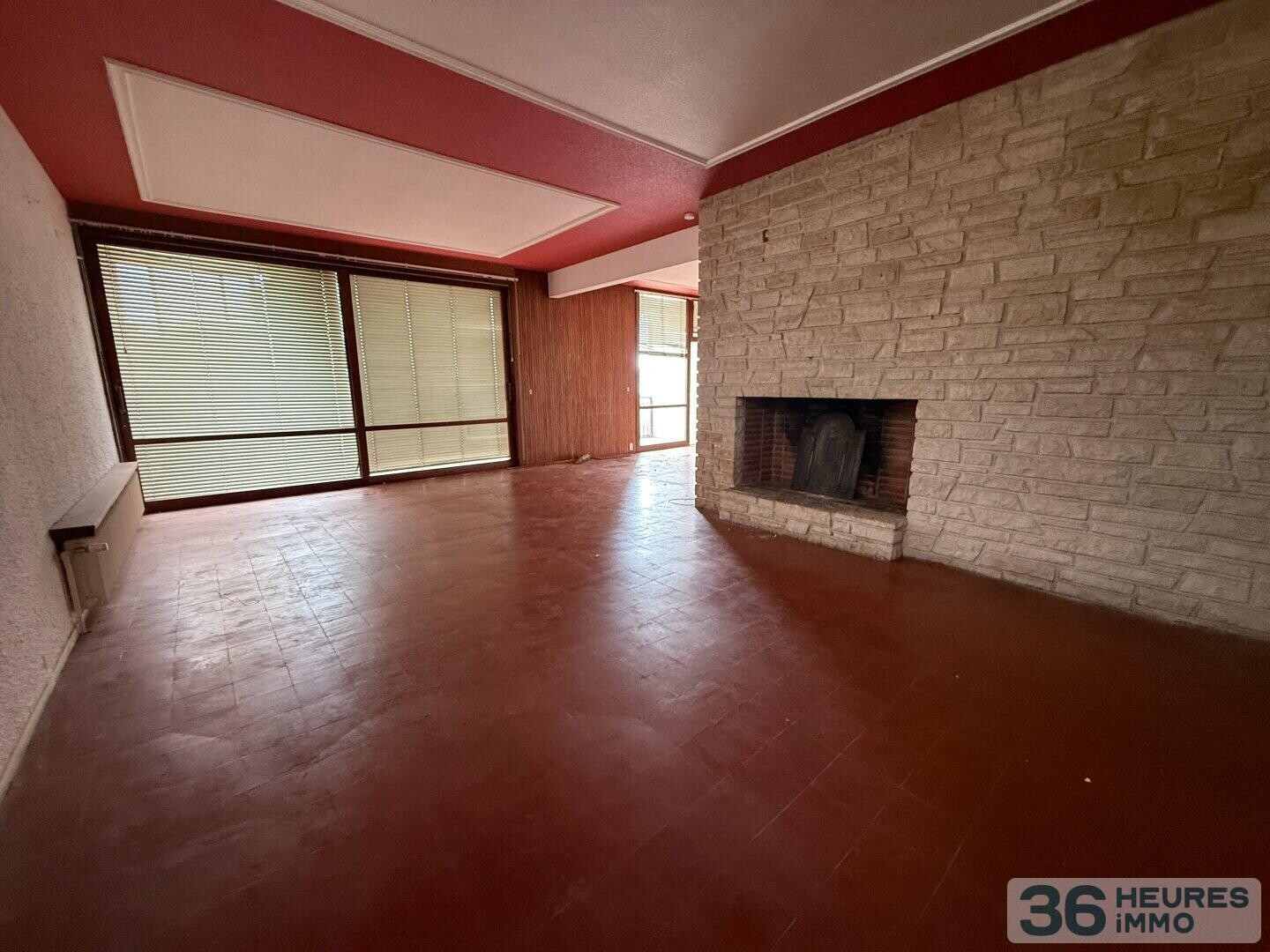 MAISON PISCINE INTERIEURE