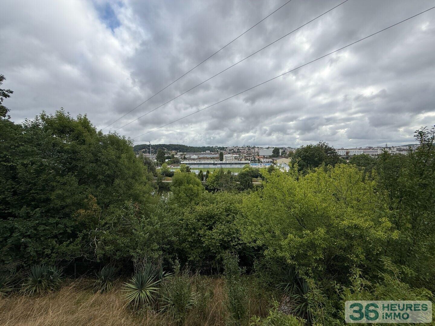 MAISON PISCINE INTERIEURE