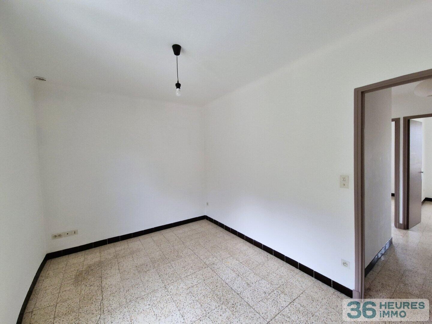 Bastide divisée en 5 appartements et Terrain de 5001m² en Zone UB