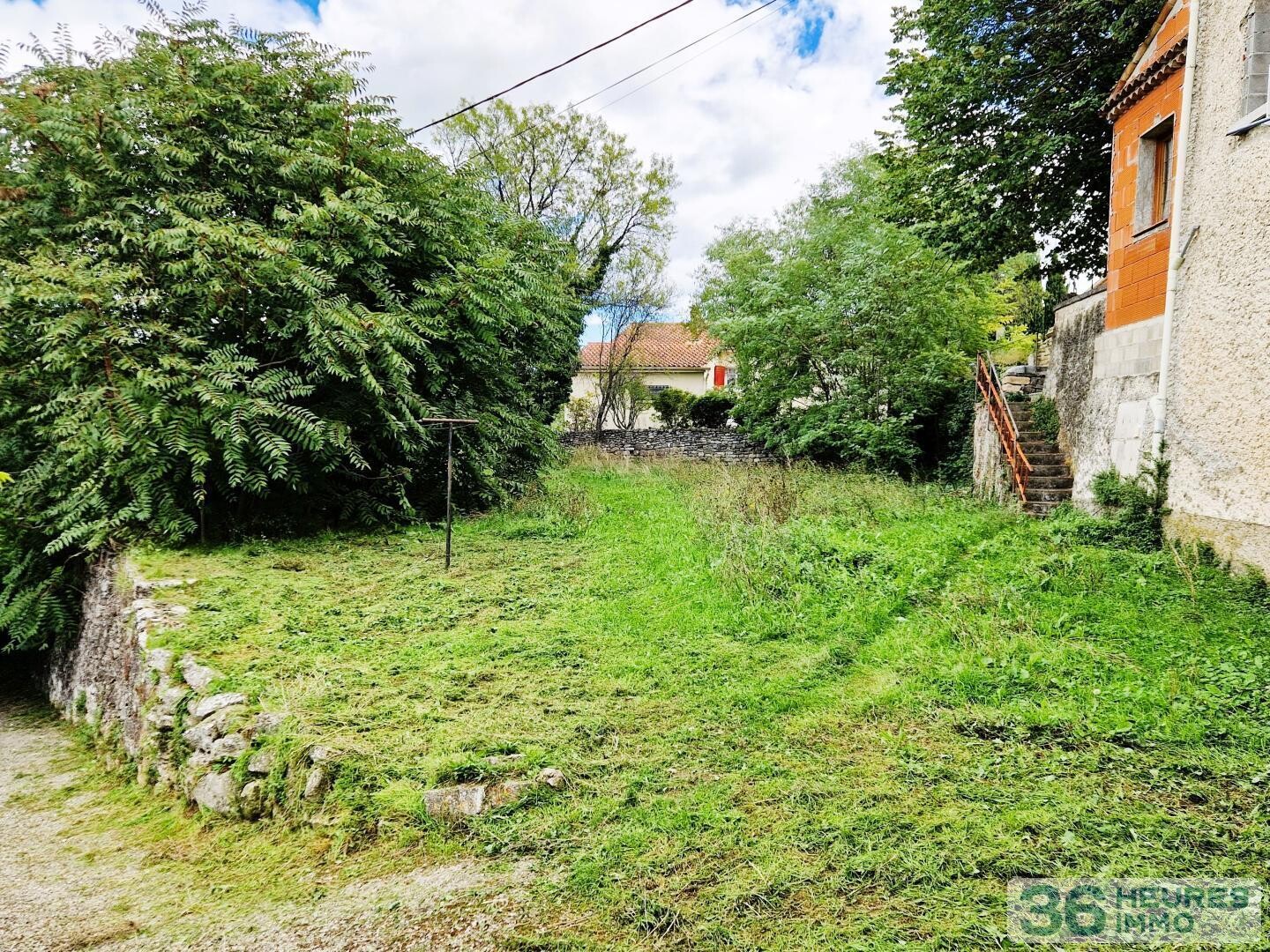 Bastide divisée en 5 appartements et Terrain de 5001m² en Zone UB