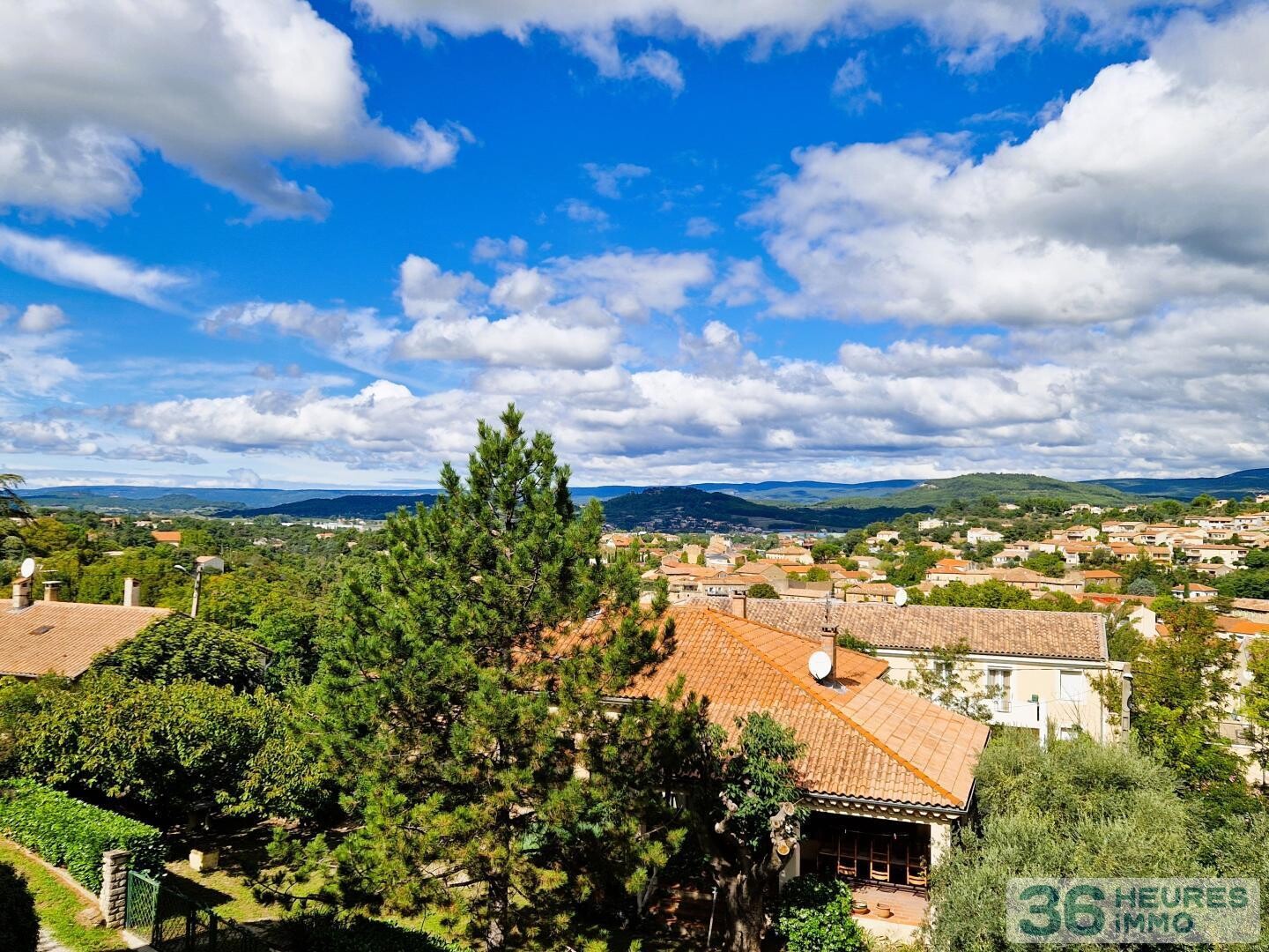 Bastide divisée en 5 appartements et Terrain de 5001m² en Zone UB