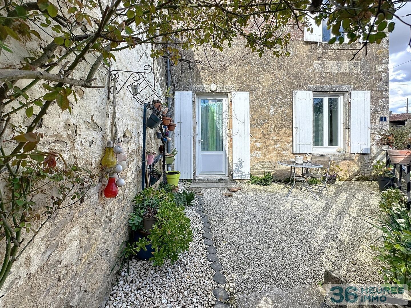 Maison de ville rénovée avec cour