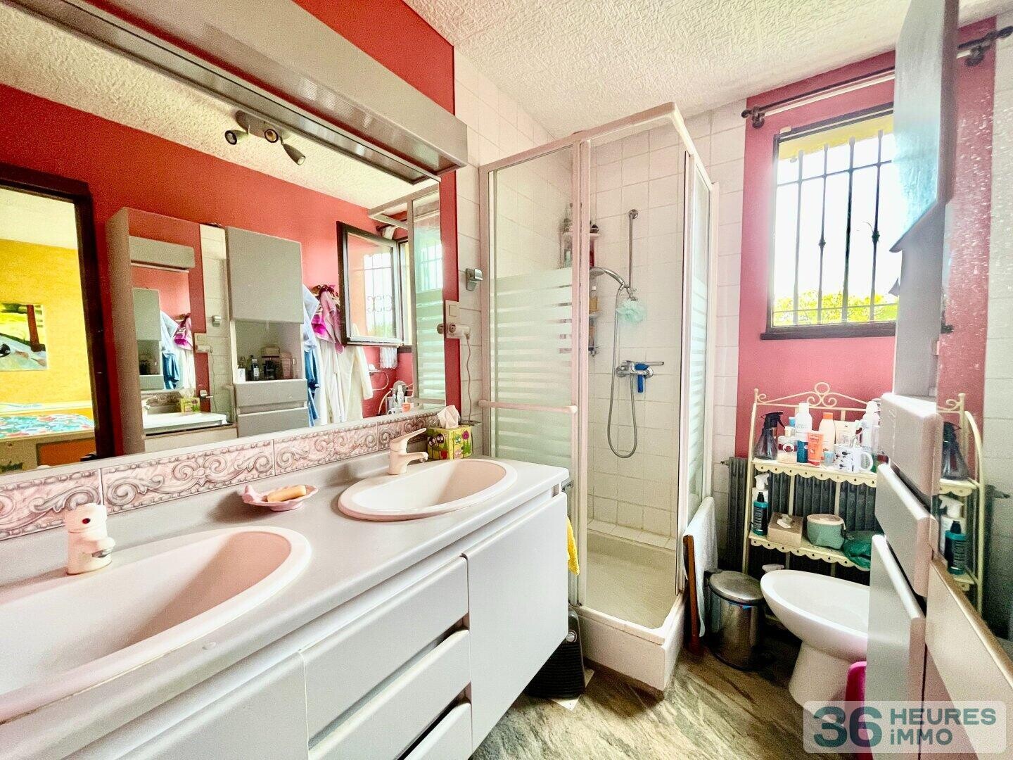 Maison - 9 pièces - 164 m²