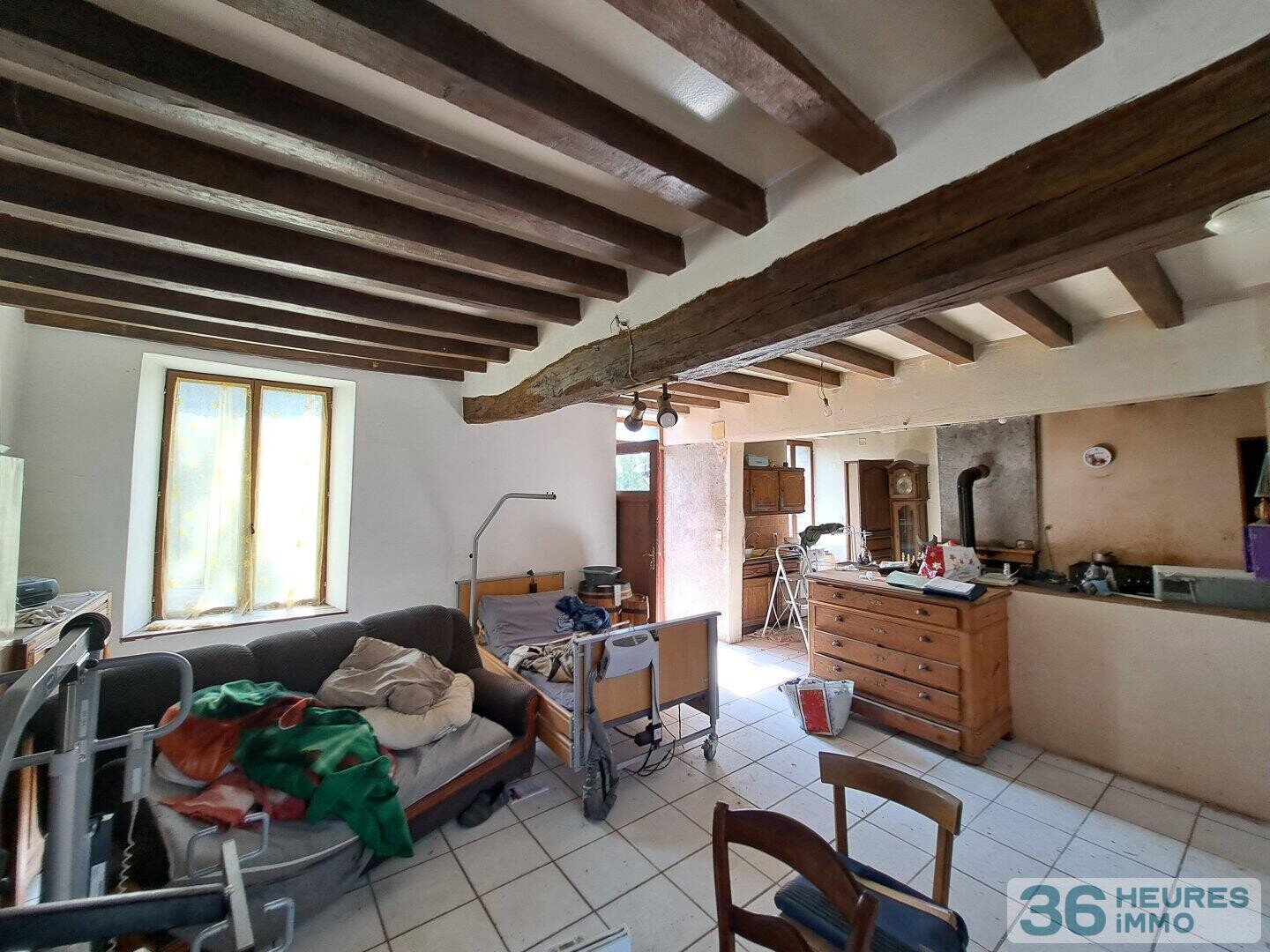 Maison ancienne à rafraîchir sur 279m² terrain.