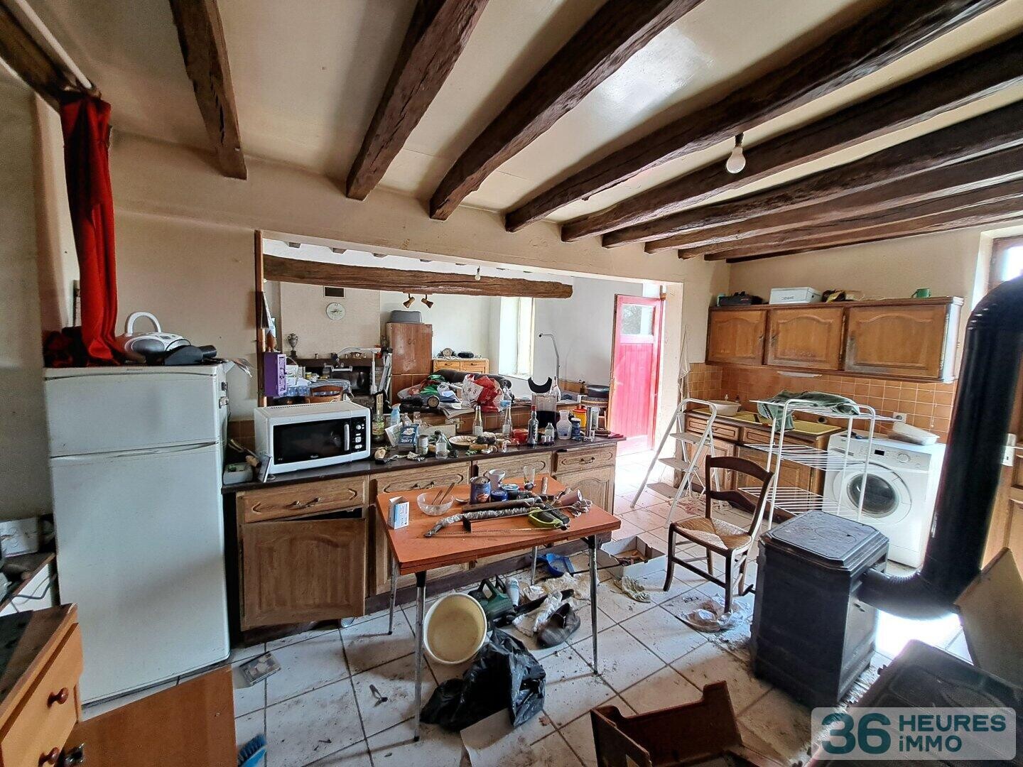 Maison ancienne à rafraîchir sur 279m² terrain.