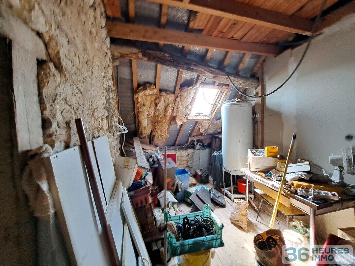 Maison ancienne à rafraîchir sur 279m² terrain.