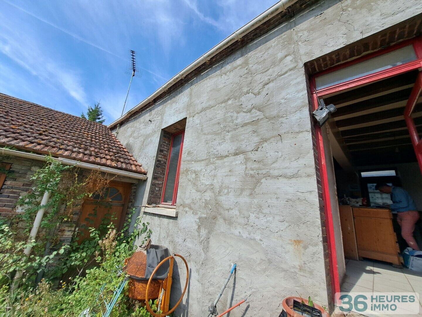 Maison ancienne à rafraîchir sur 279m² terrain.