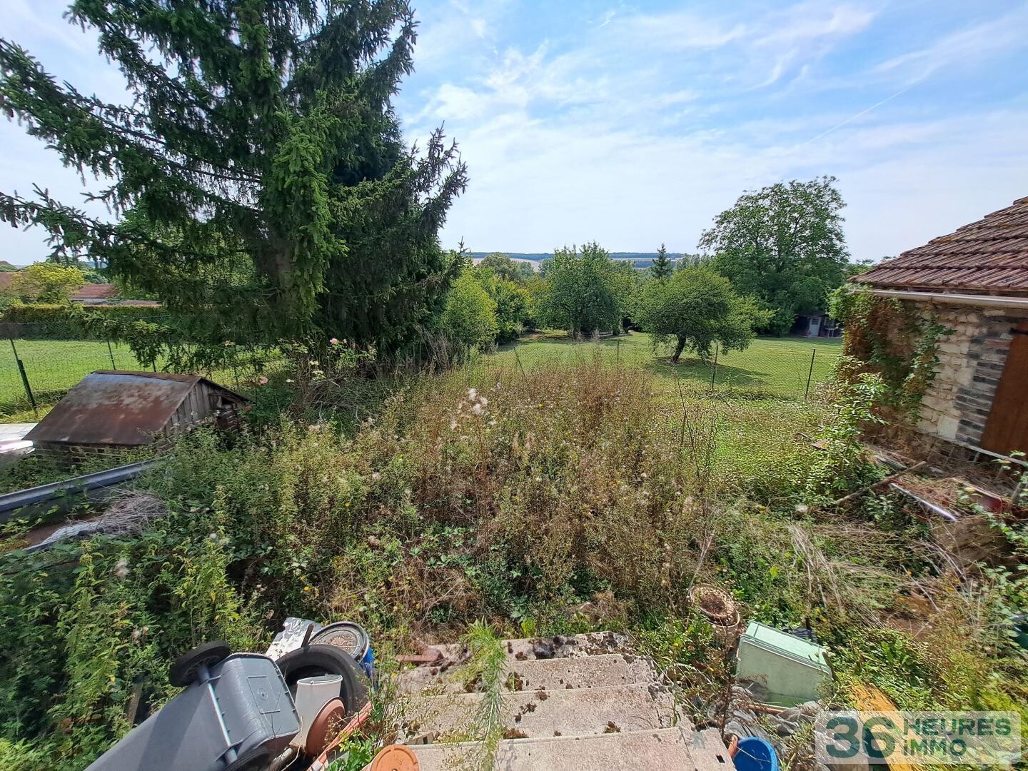 Maison ancienne à rafraîchir sur 279m² terrain.