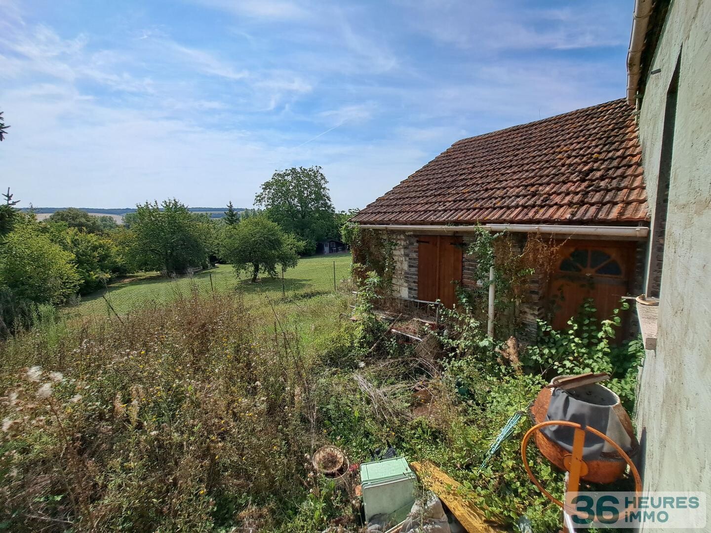 Maison ancienne à rafraîchir sur 279m² terrain.