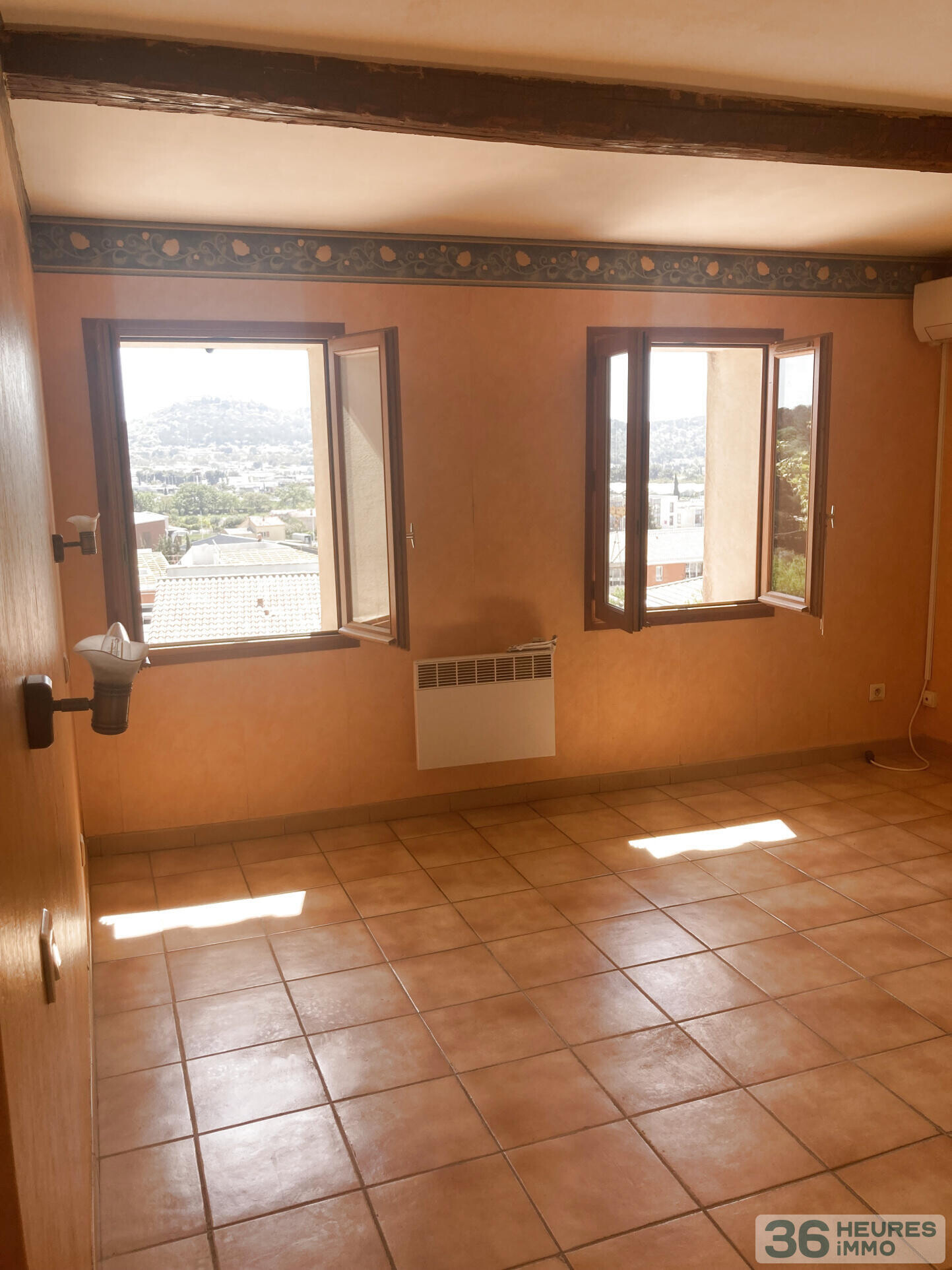 Maison à OLLIOULES 194m2 vue dégagée et aperçu mer