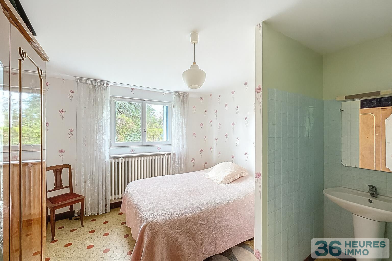 Maison avec jardin et sous-sol complet non enterré, à deux pas des commodités