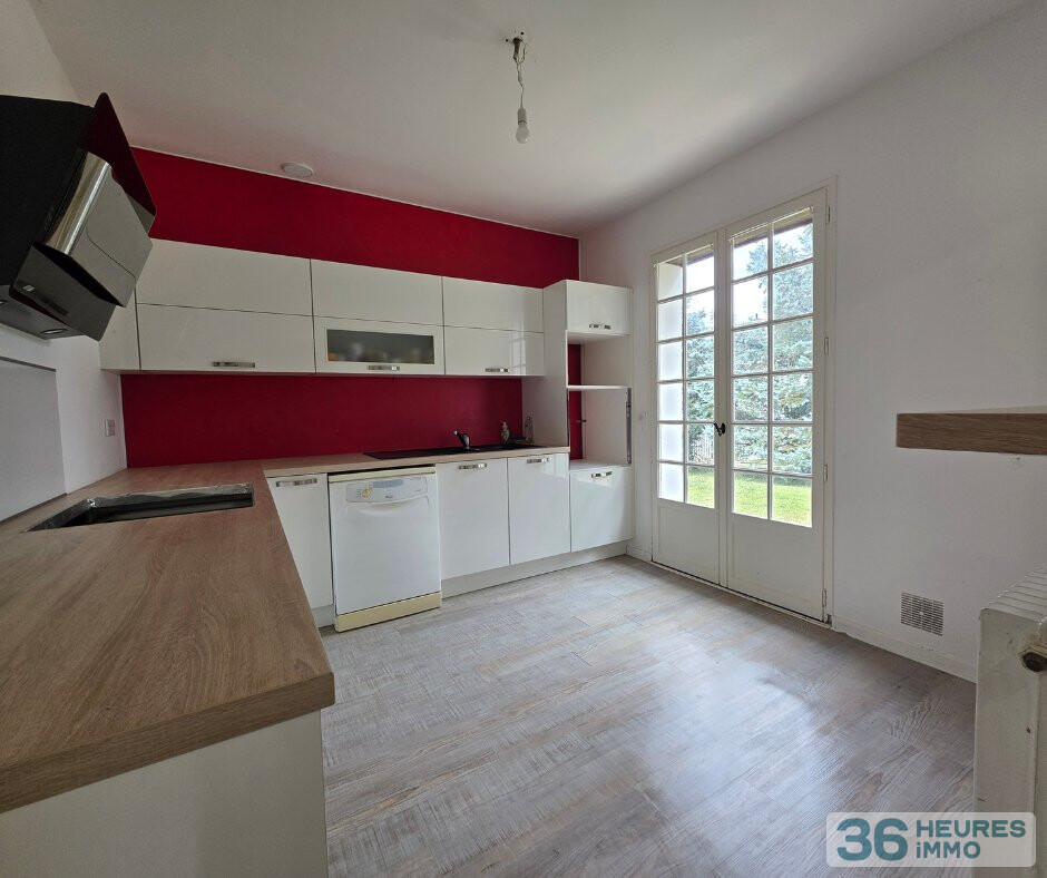 Maison de plain pied avec sous sol enterré sue 1189 m²