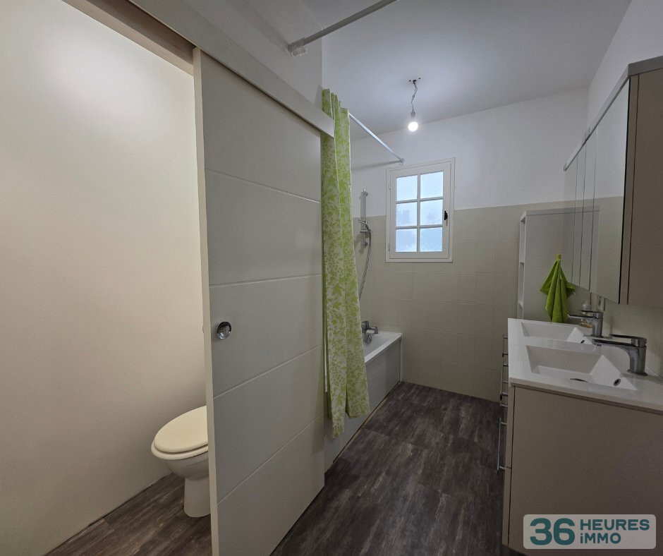 Maison de plain pied avec sous sol enterré sue 1189 m²