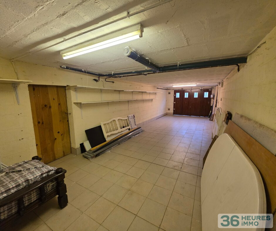 Maison de plain pied avec sous sol enterré sue 1189 m²