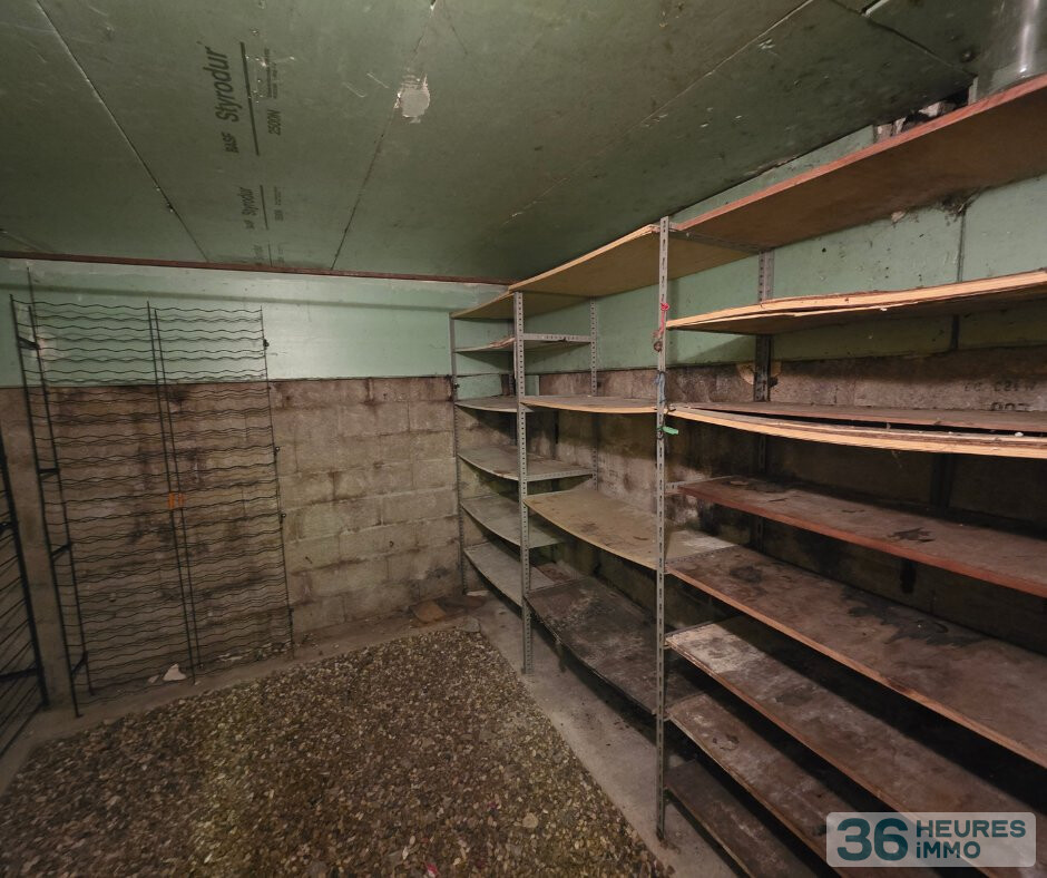 Maison de plain pied avec sous sol enterré sue 1189 m²