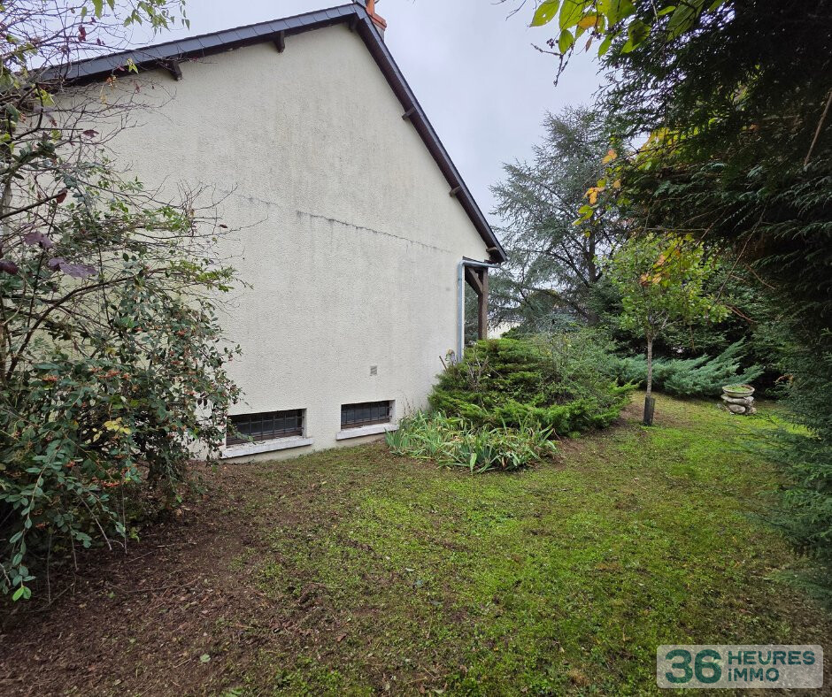 Maison de plain pied avec sous sol enterré sue 1189 m²