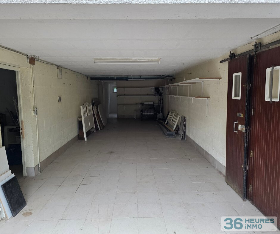 Maison de plain pied avec sous sol enterré sue 1189 m²