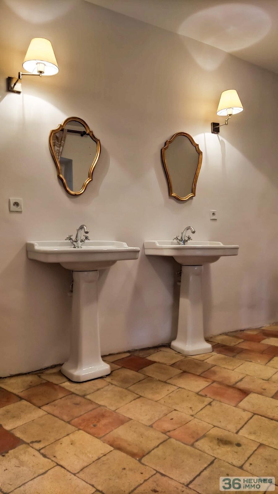 Hôtel particulier au coeur de la citée médiévale de Joyeuse (07)