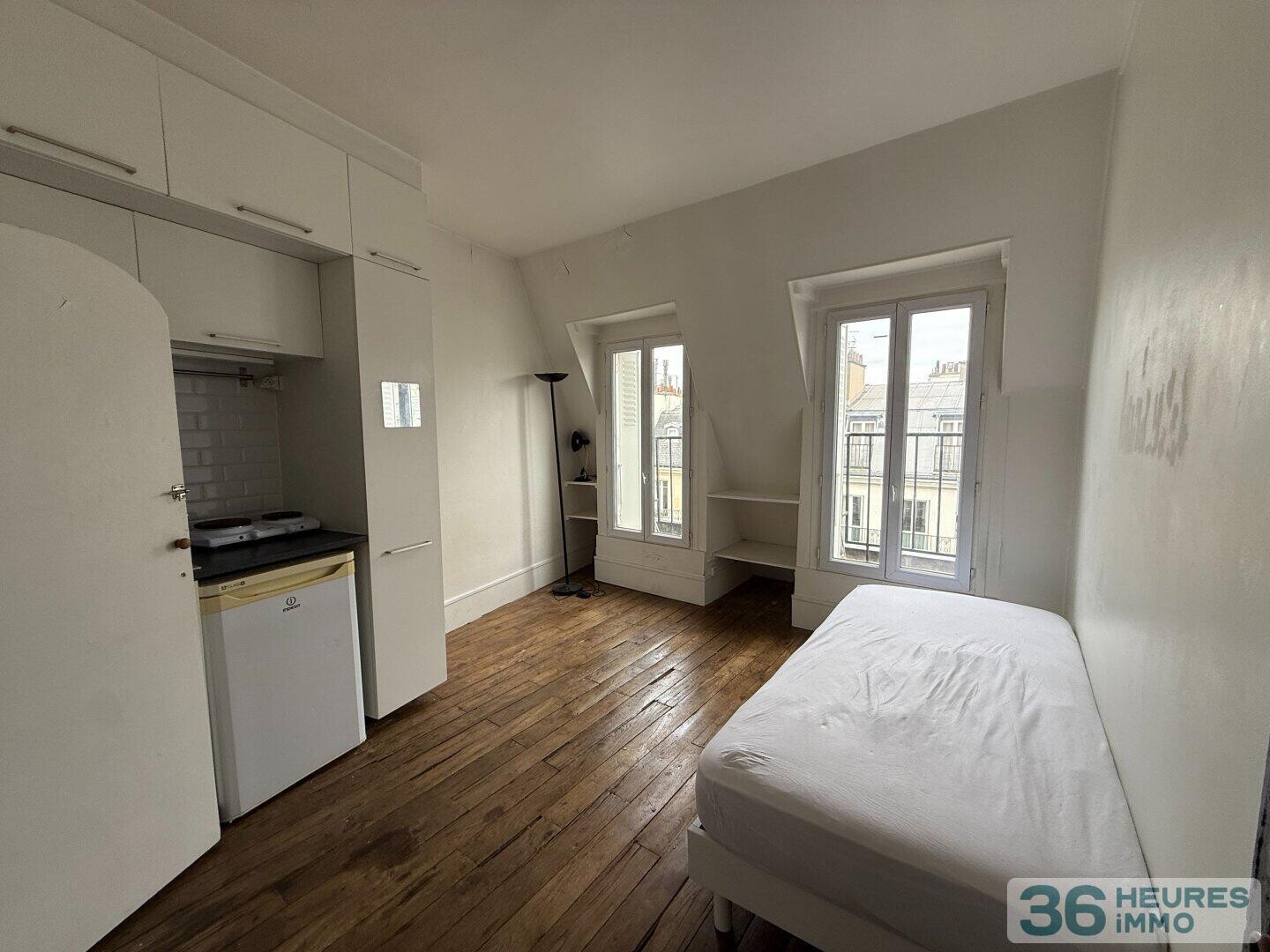 AU COEUR DE SAINT GERMAIN, STUDIO DERNIER ETAGE ASCENSEUR