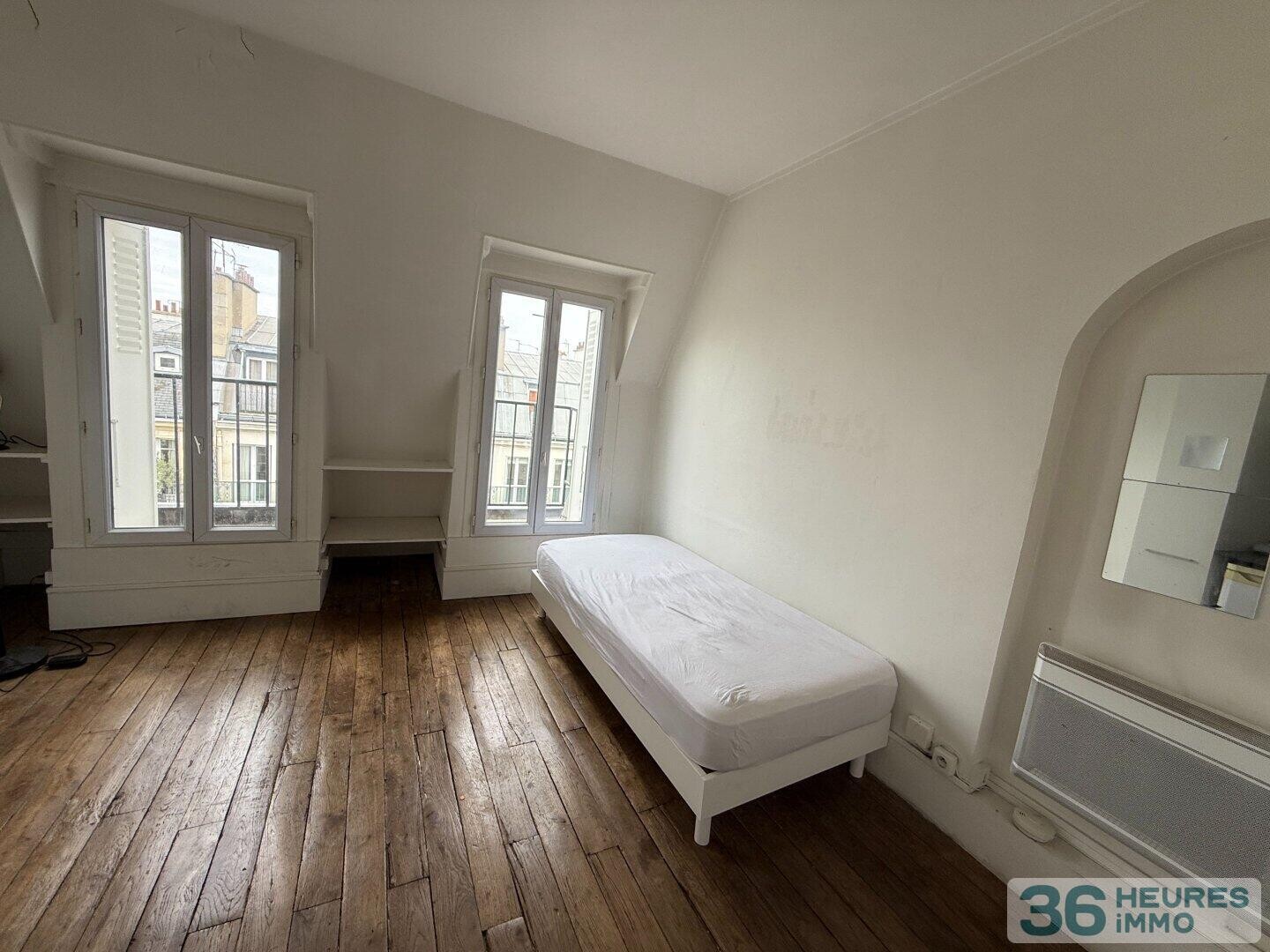 AU COEUR DE SAINT GERMAIN, STUDIO DERNIER ETAGE ASCENSEUR