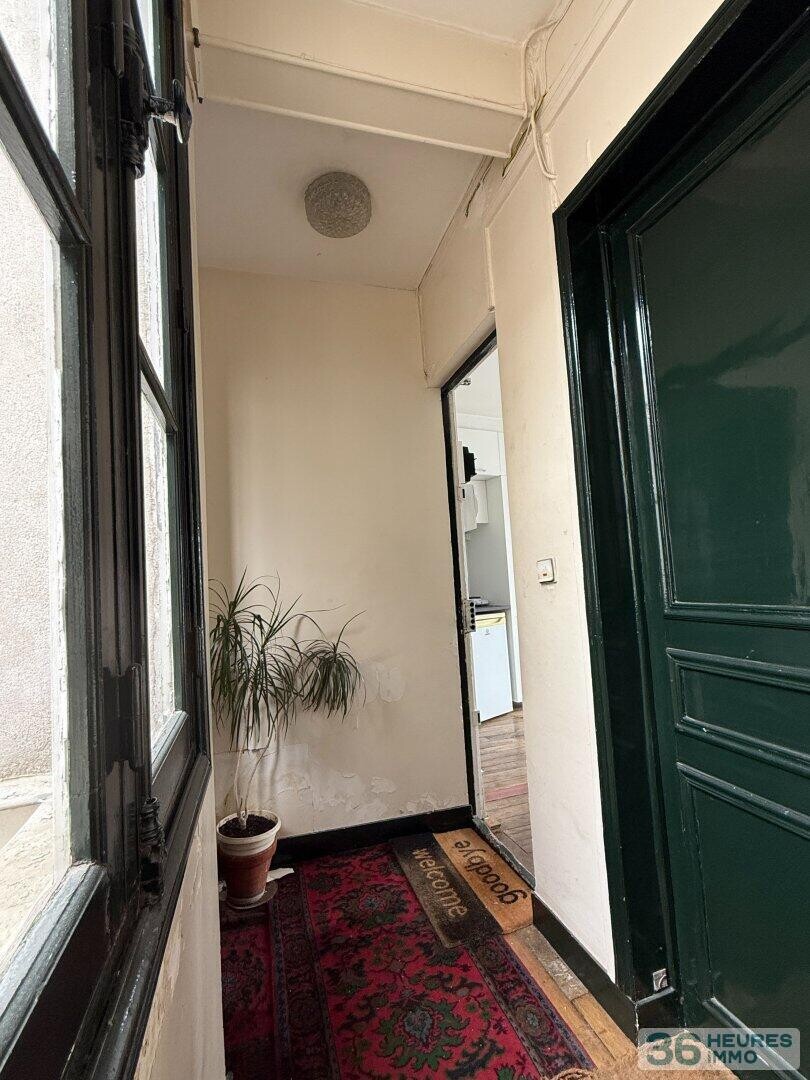 AU COEUR DE SAINT GERMAIN, STUDIO DERNIER ETAGE ASCENSEUR