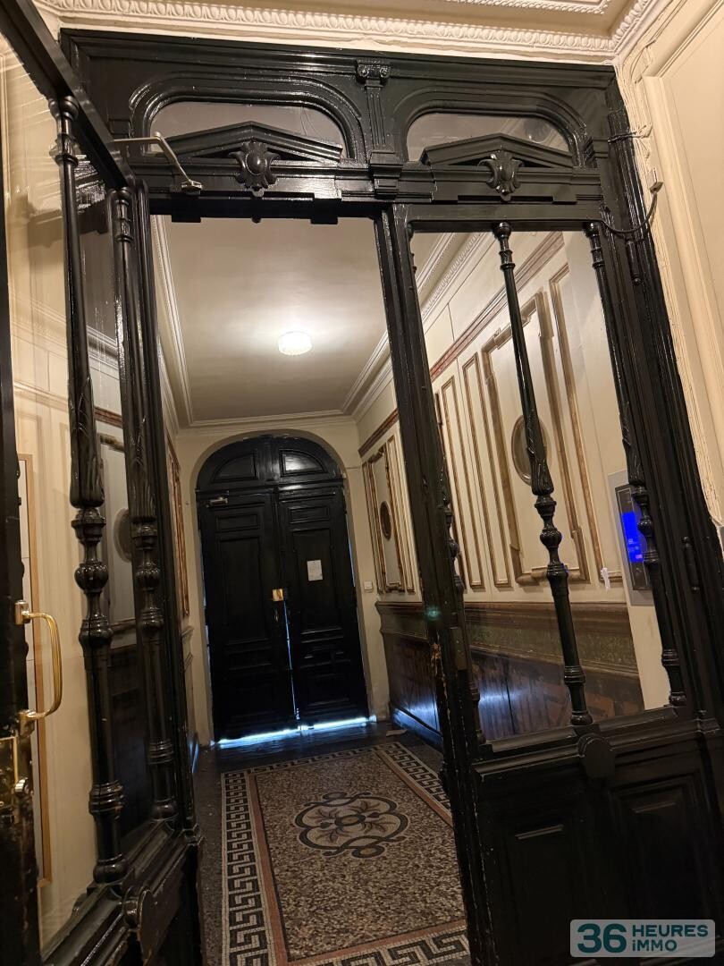 AU COEUR DE SAINT GERMAIN, STUDIO DERNIER ETAGE ASCENSEUR