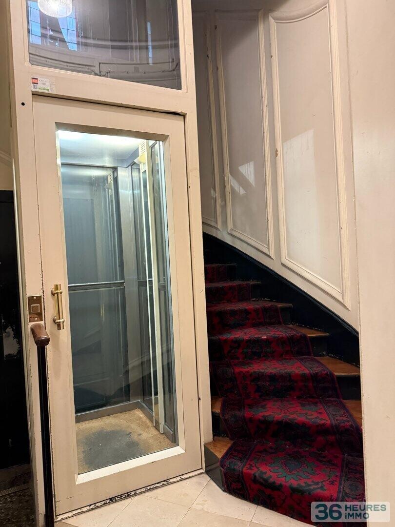 AU COEUR DE SAINT GERMAIN, STUDIO DERNIER ETAGE ASCENSEUR