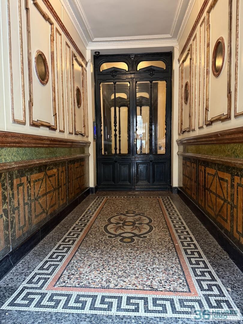 AU COEUR DE SAINT GERMAIN, STUDIO DERNIER ETAGE ASCENSEUR