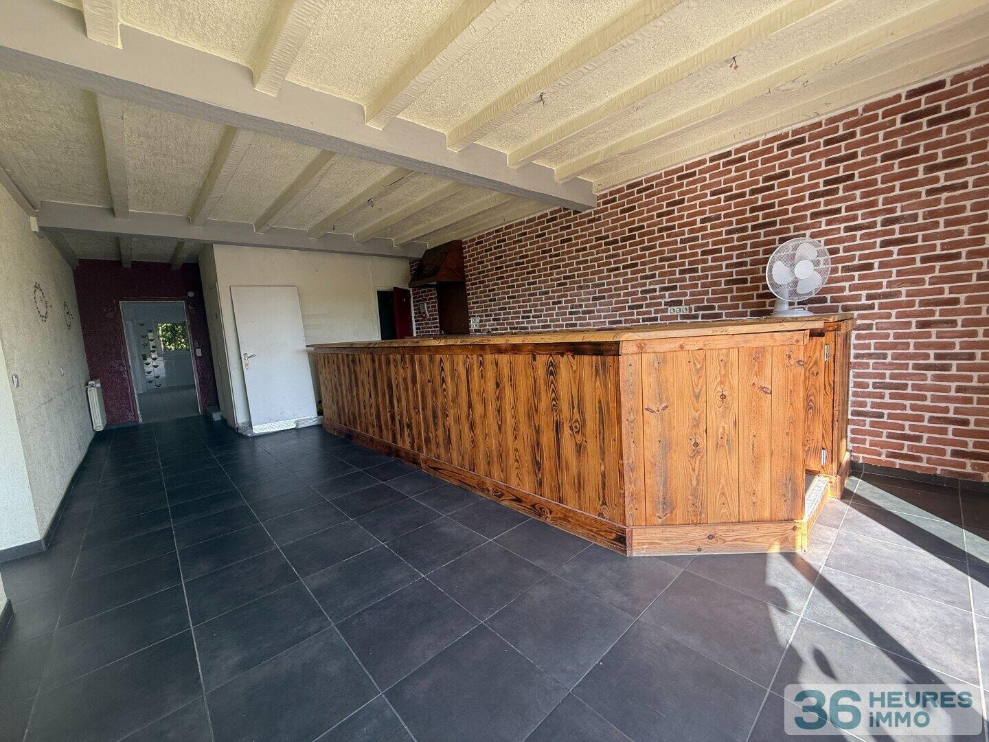 immeuble avec local commercial et appartement