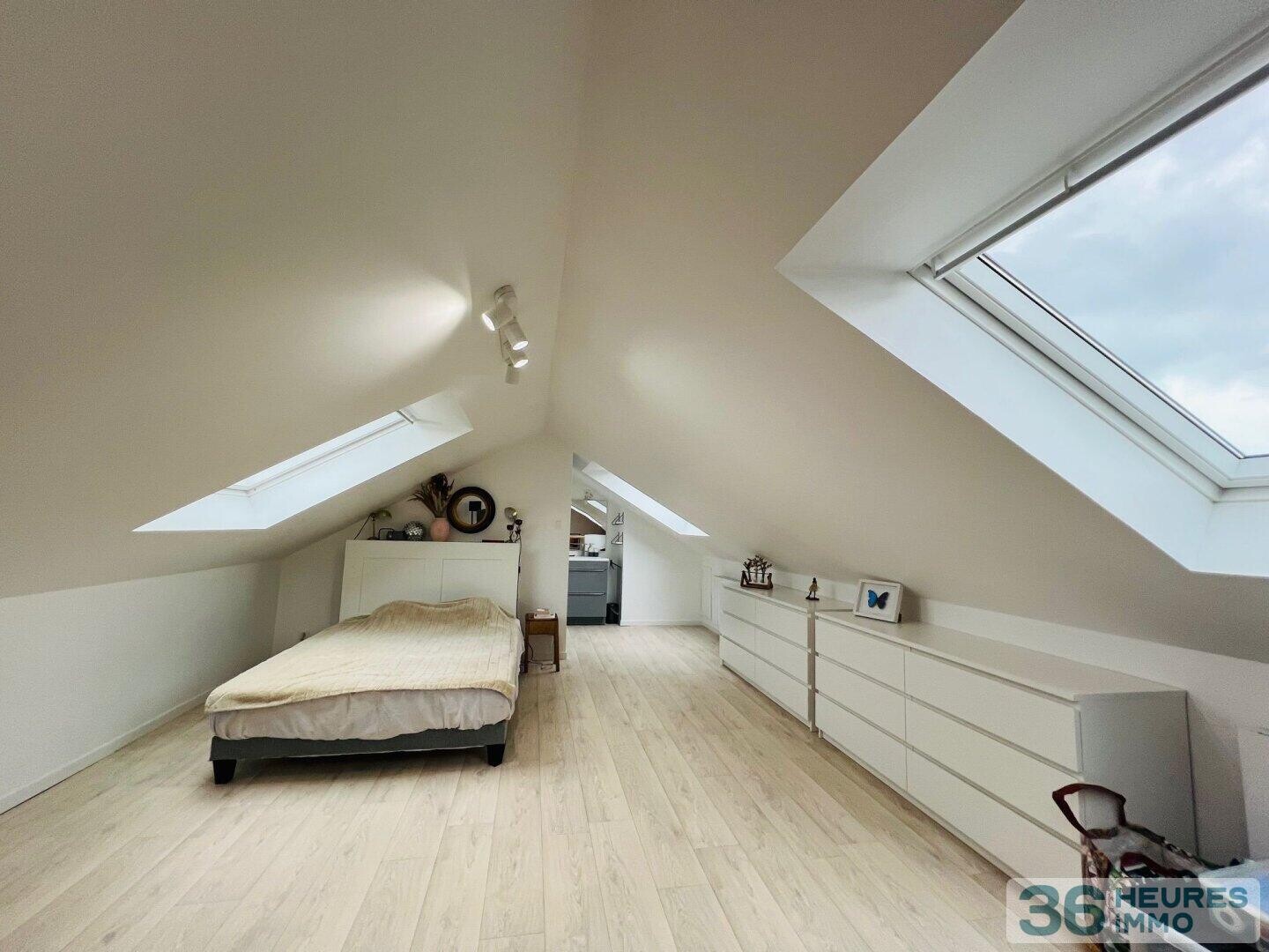 CROIX Beaumont 6 PIECES 135 m² Terrain 747 m² Garage