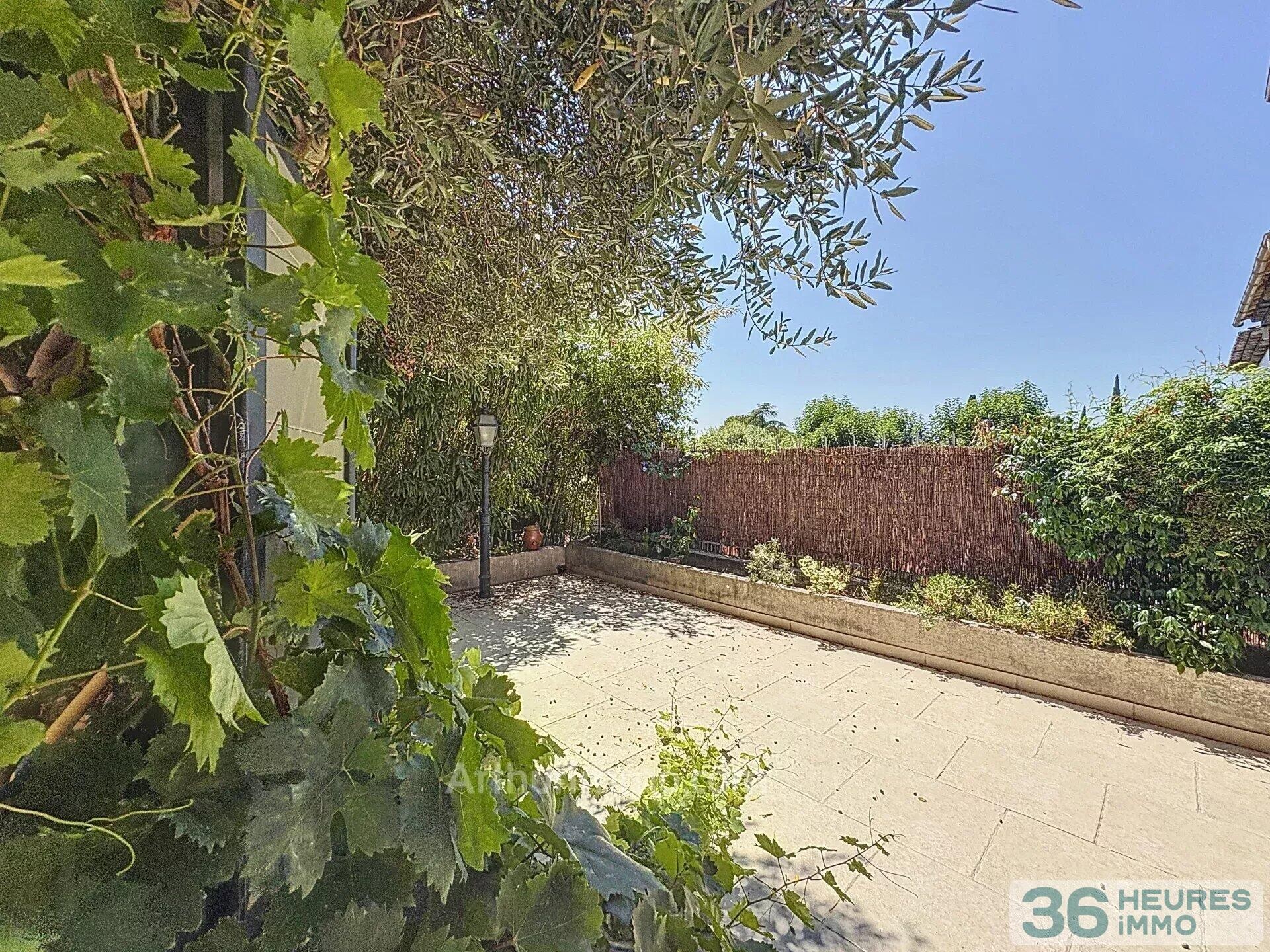 Mouans-Sartoux – Maison de ville F4 traversante avec cour de 44 m²