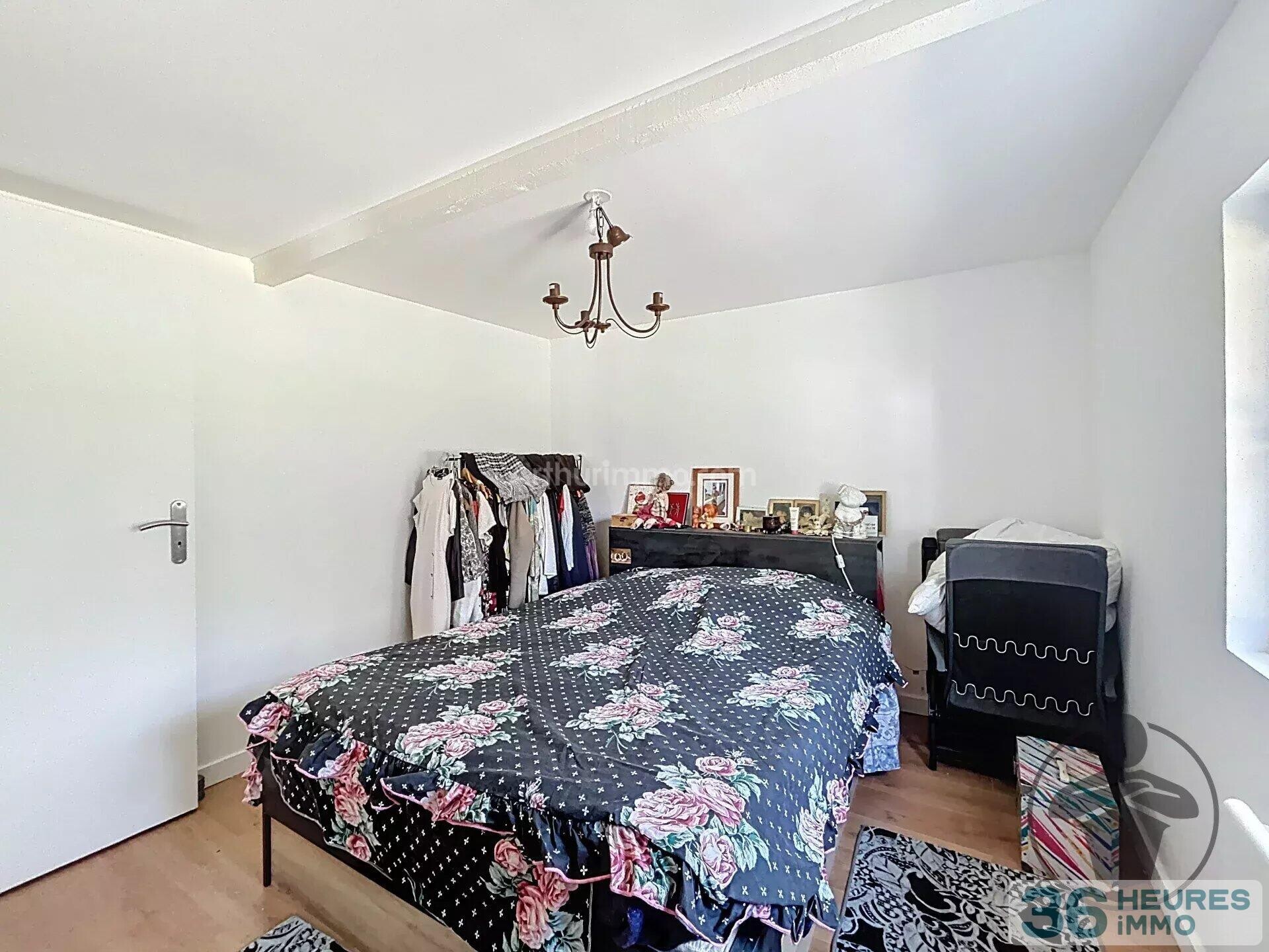 Maison en pierre rénovée avec jardin et terrasse