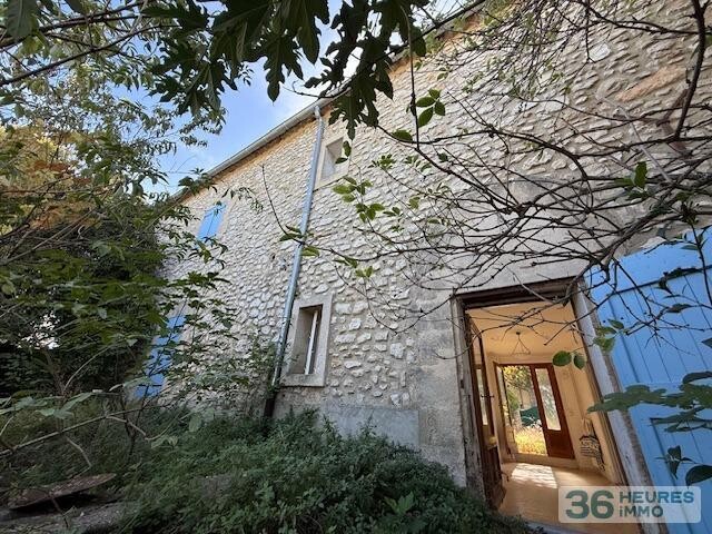 BASTIDE EN PIERRE, 8 PIECES + GARAGE SUR 701 M2 DE TERRAIN