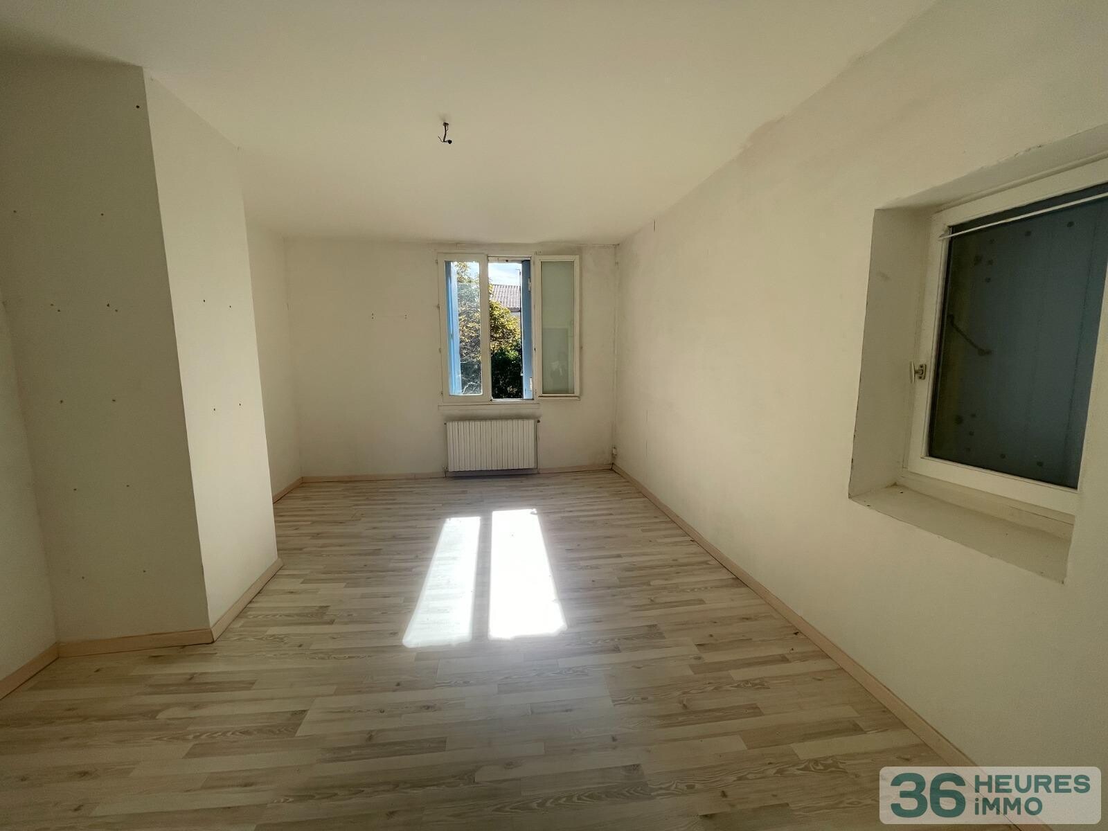 BASTIDE EN PIERRE, 8 PIECES + GARAGE SUR 701 M2 DE TERRAIN