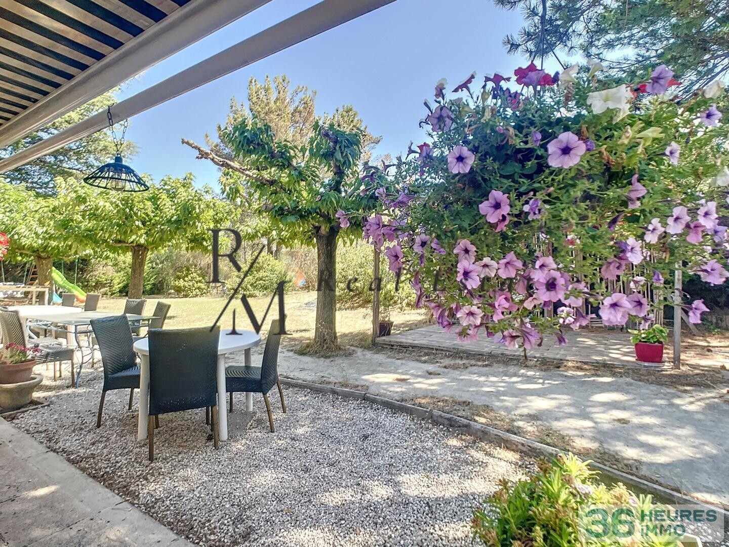 Grande Propriété de Caractère avec Piscine et Vaste Terrain à Rognes