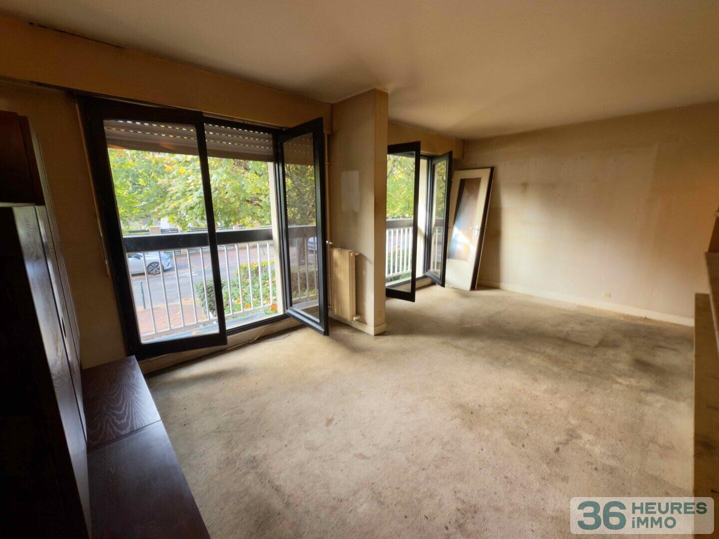 Studio avec cave et parking