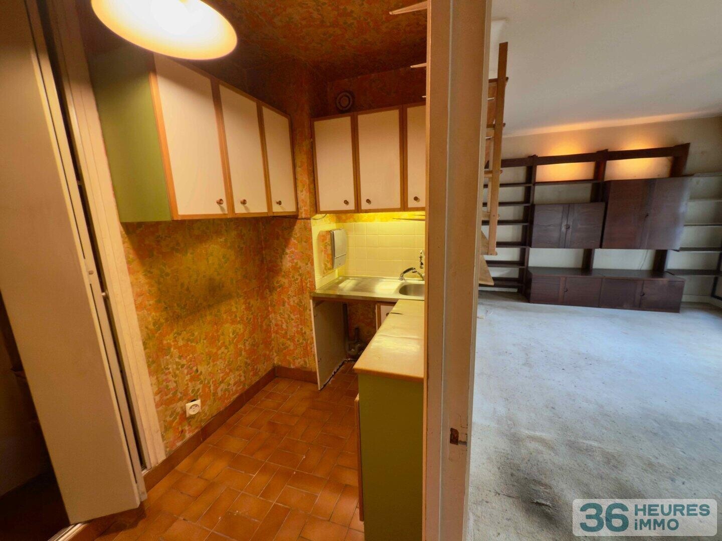 Studio avec cave et parking