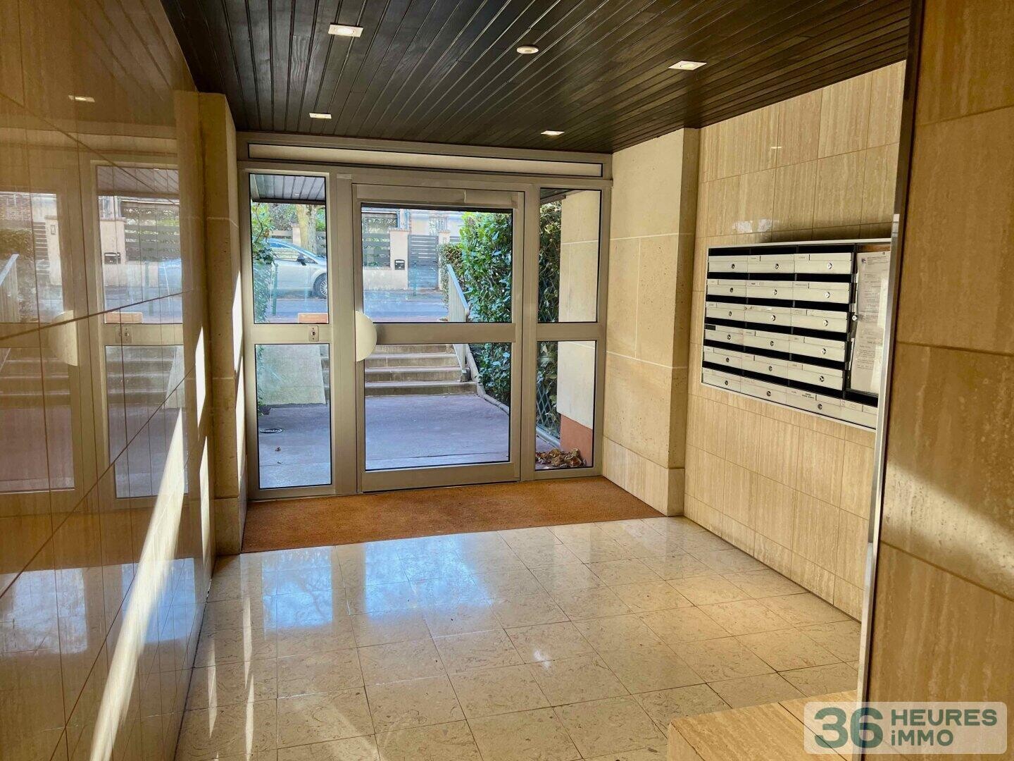 Studio avec cave et parking