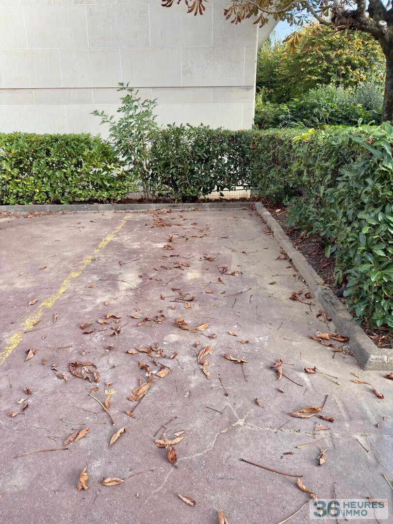 Studio avec cave et parking