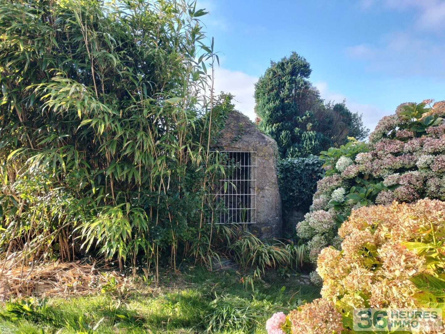 Ancien presbytère sur Beaumont Hague à RENOVER