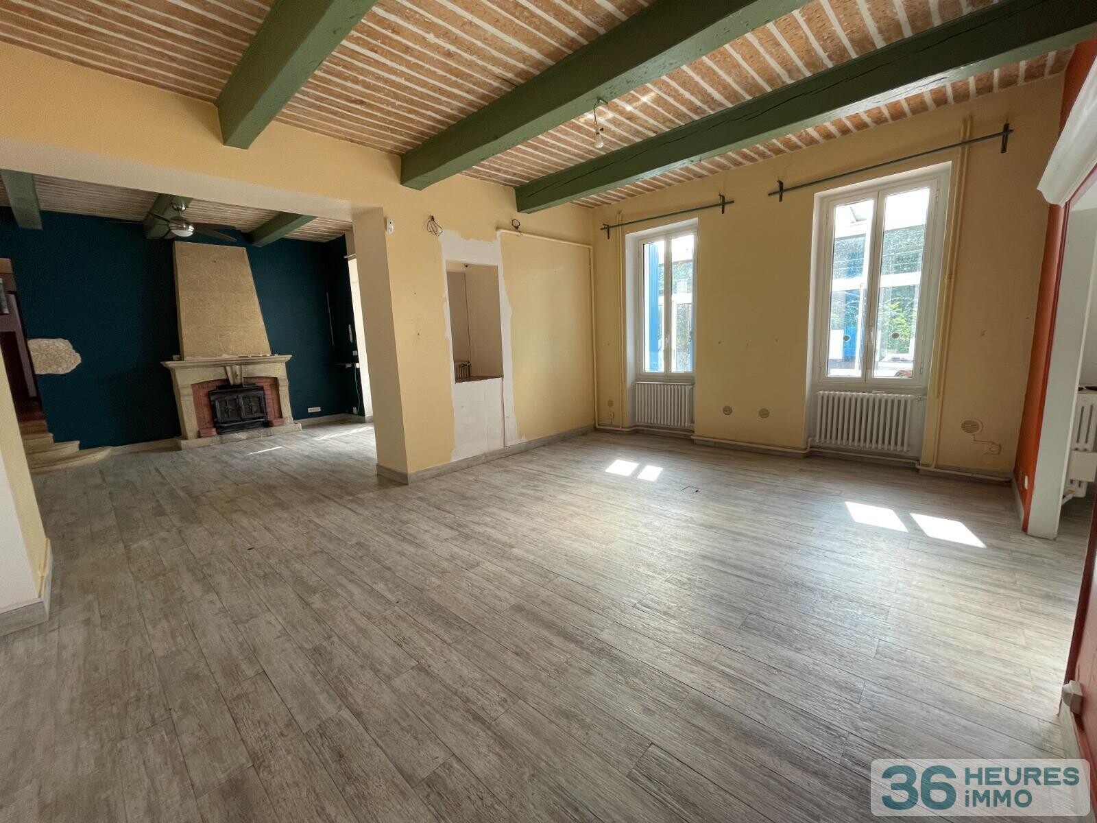 PROPRIETE AVEC PORT PRIVE SUR 6169M2 DE TERRAIN