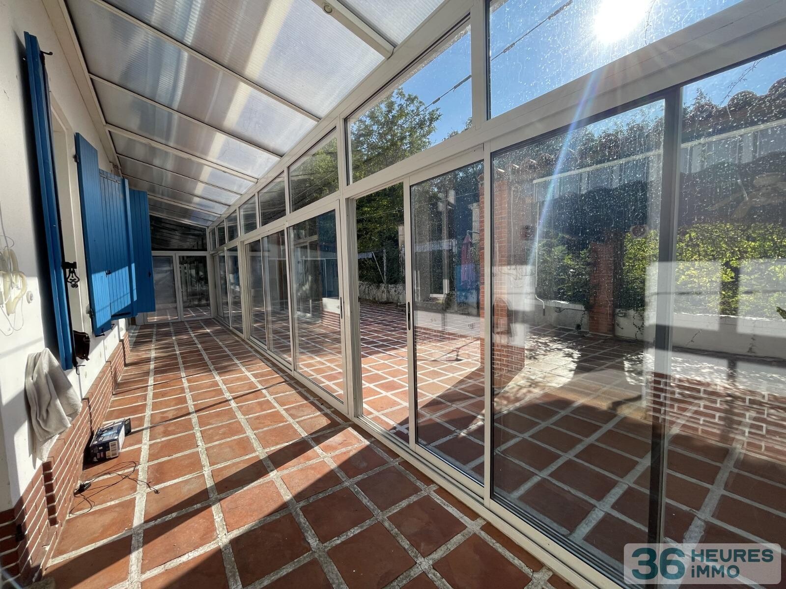 PROPRIETE AVEC PORT PRIVE SUR 6169M2 DE TERRAIN