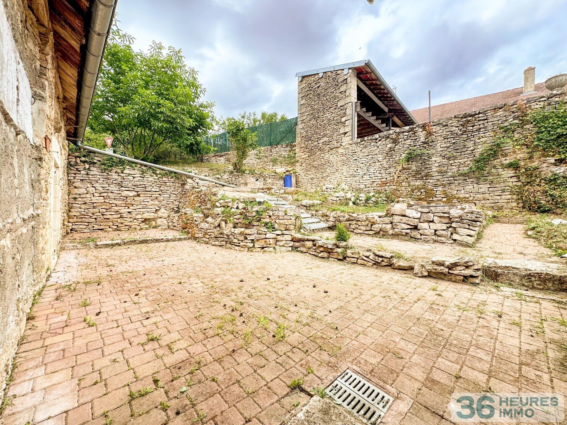 Maison de 172 m² à terminer, gros œuvre rénové