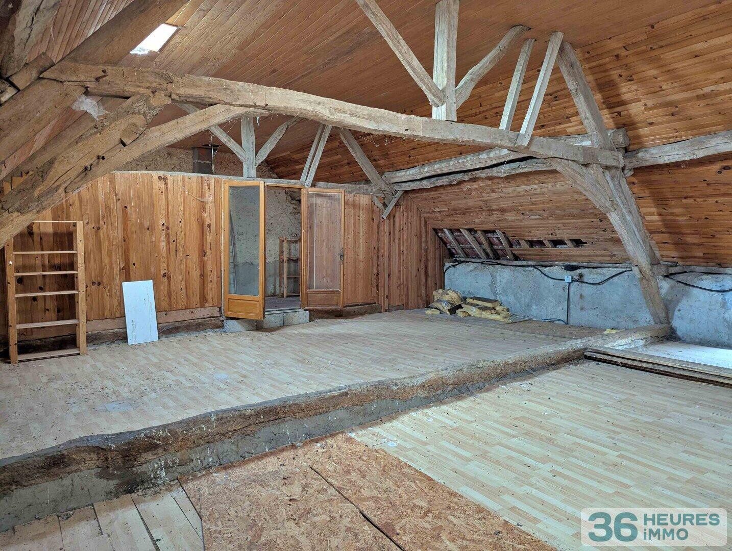 Maison 300m² à rénover dans un hameau de DRUYES LES BELLES FONTAINES