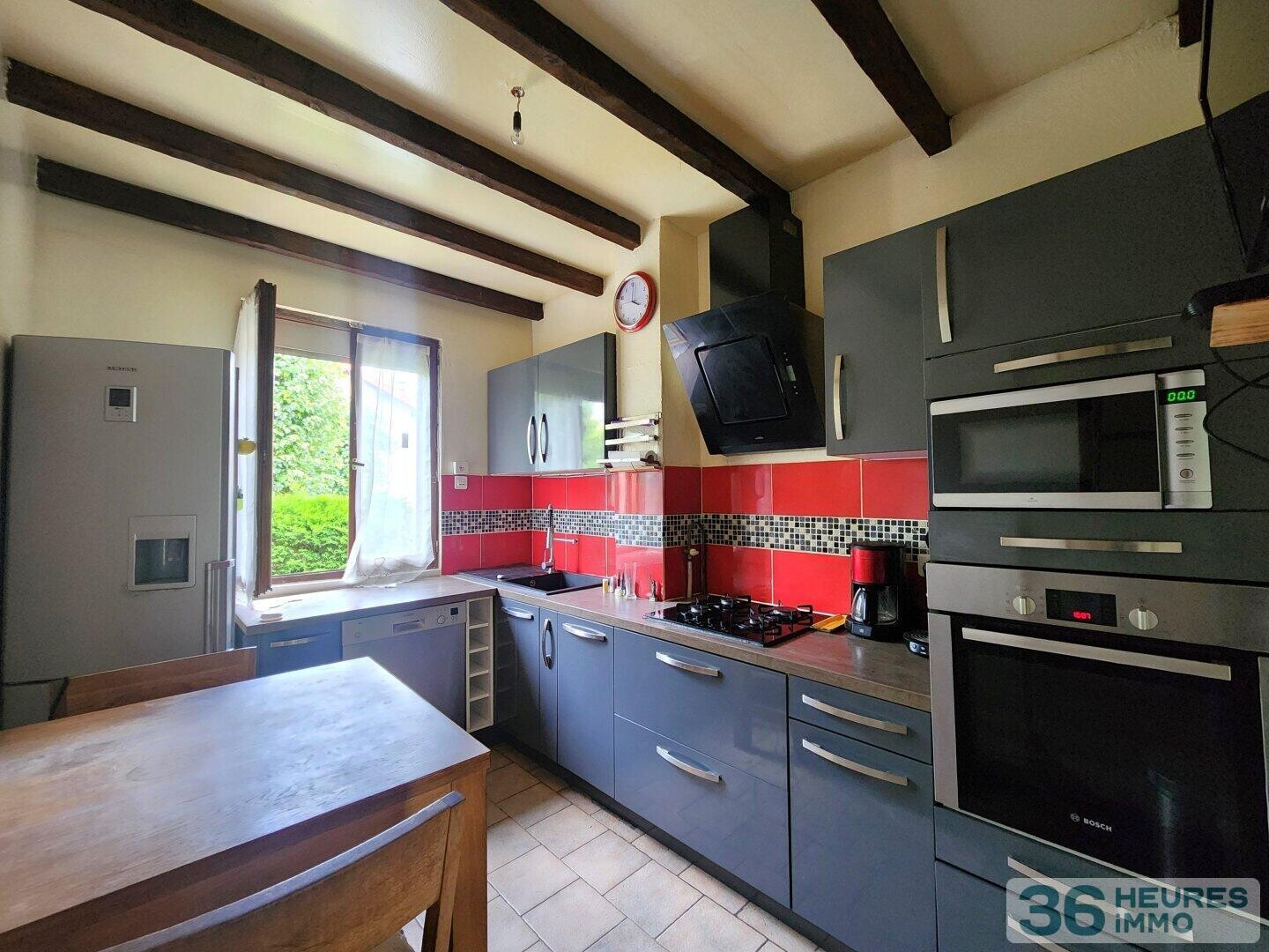 Maison avec sous sol et jardin