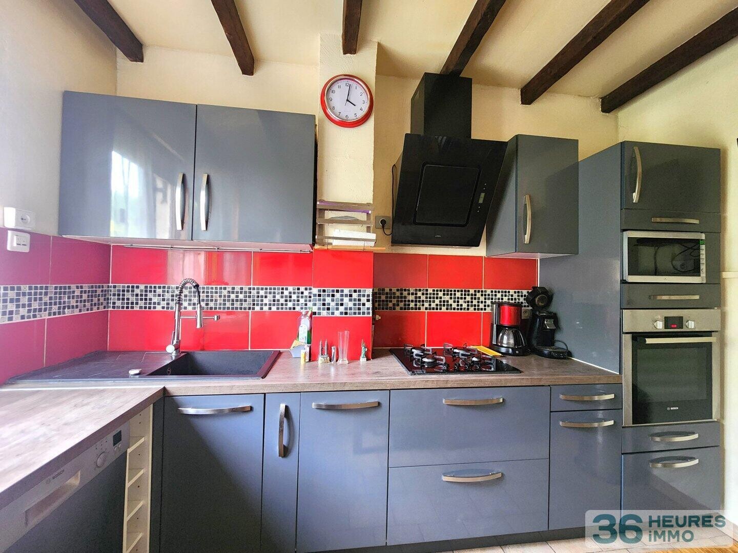 Maison avec sous sol et jardin